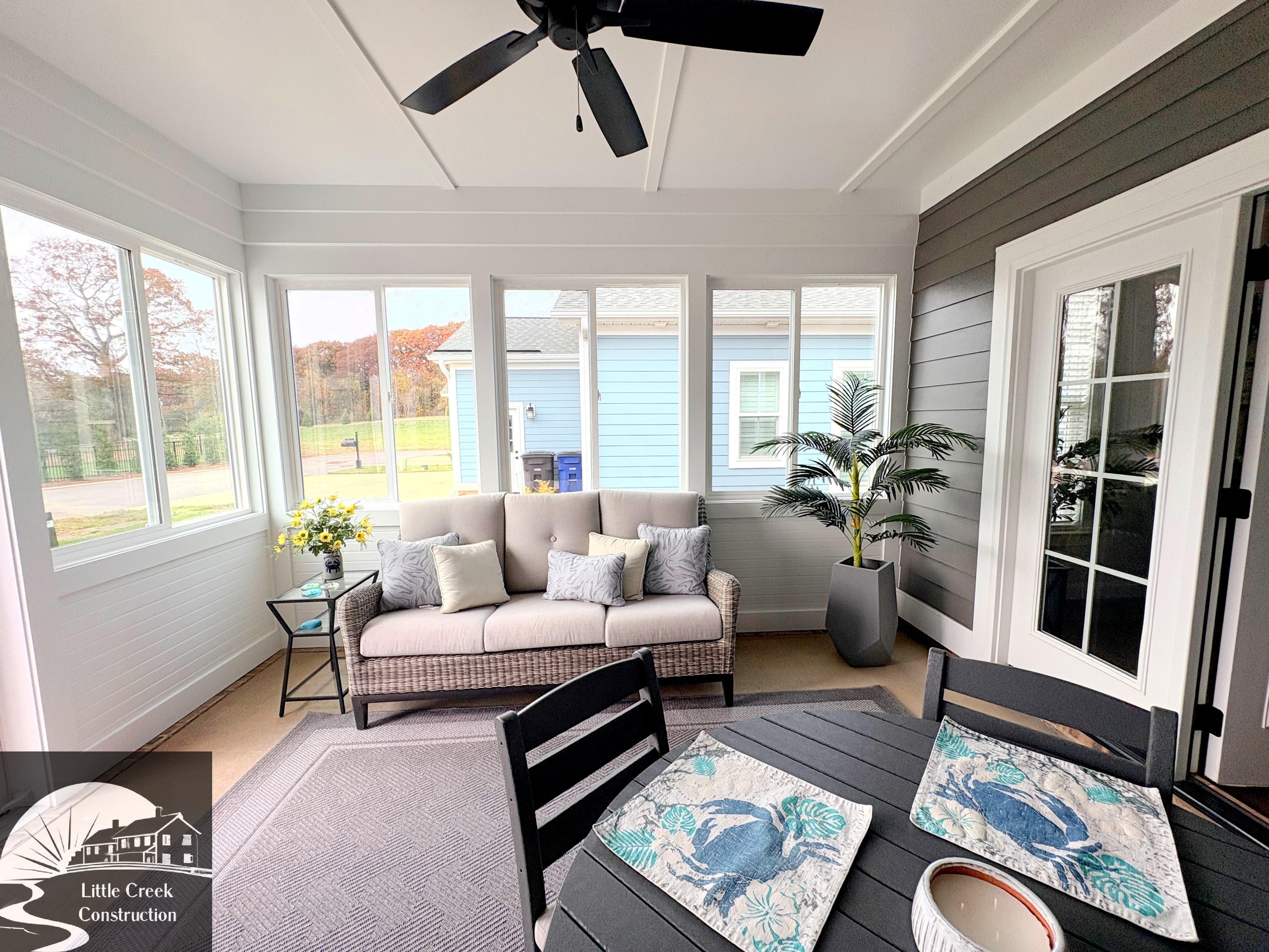 4-Season Room Background